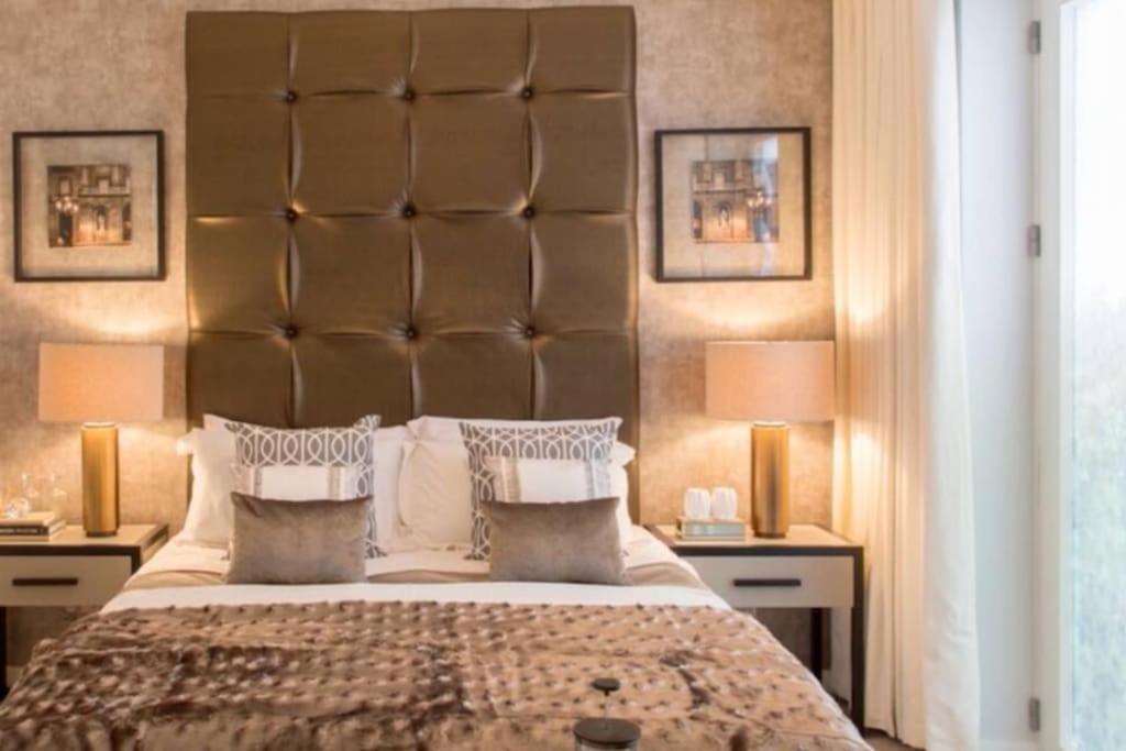 Boutique Designer With Balcony-2 Bedroom Appartamento *